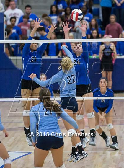 Thumbnail 1 in Har-Ber vs Conway (AAA 7A 2nd Round Playoff) photogallery.