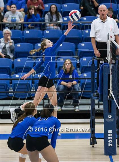 Thumbnail 1 in Har-Ber vs Conway (AAA 7A 2nd Round Playoff) photogallery.