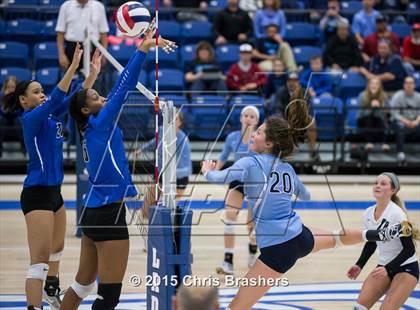 Thumbnail 1 in Har-Ber vs Conway (AAA 7A 2nd Round Playoff) photogallery.