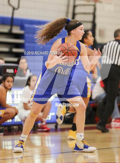 Thumbnail 1 in Exeter @ Kerman (Selma Shootout Tournament) photogallery.