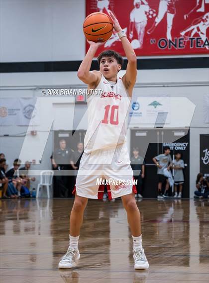 Thumbnail 2 in Kahuku vs Utah Prep (Iolani Classic) photogallery.