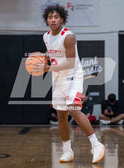 Thumbnail 2 in Kahuku vs Utah Prep (Iolani Classic) photogallery.