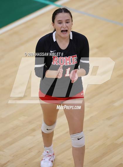Thumbnail 3 in Coosa vs. Rome photogallery.
