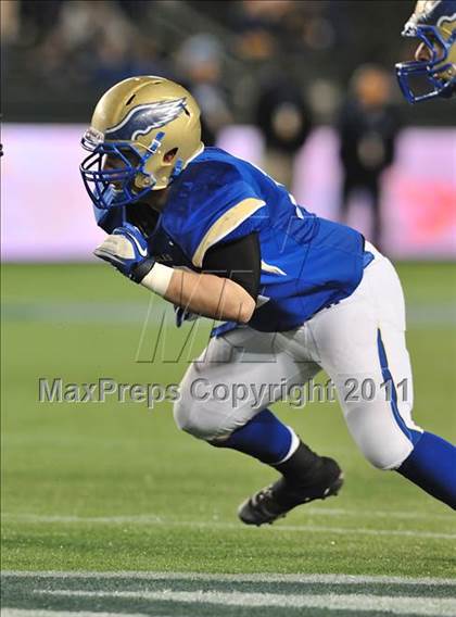 Thumbnail 2 in Bellarmine vs. Santa Margarita (CIF State D1 Final) photogallery.