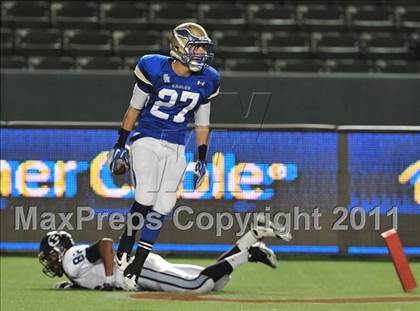 Thumbnail 3 in Bellarmine vs. Santa Margarita (CIF State D1 Final) photogallery.