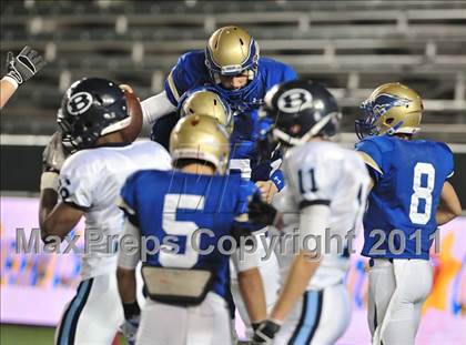 Thumbnail 2 in Bellarmine vs. Santa Margarita (CIF State D1 Final) photogallery.