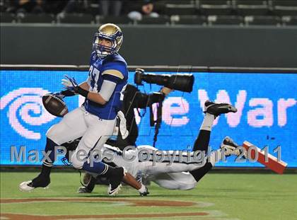 Thumbnail 2 in Bellarmine vs. Santa Margarita (CIF State D1 Final) photogallery.