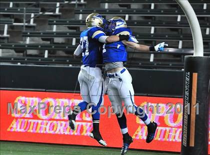 Thumbnail 2 in Bellarmine vs. Santa Margarita (CIF State D1 Final) photogallery.
