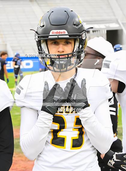 Thumbnail 1 in Chandler vs. Saguaro (AIA Open Division Final) photogallery.