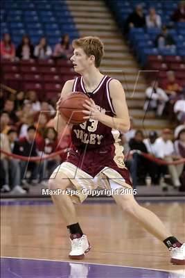 Thumbnail 1 in Golden Valley vs Natomas (Sec. Semifinal) photogallery.