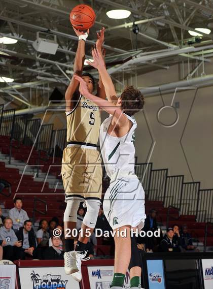 Thumbnail 3 in Bentonville vs. De La Salle (MaxPreps Holiday Classic) photogallery.