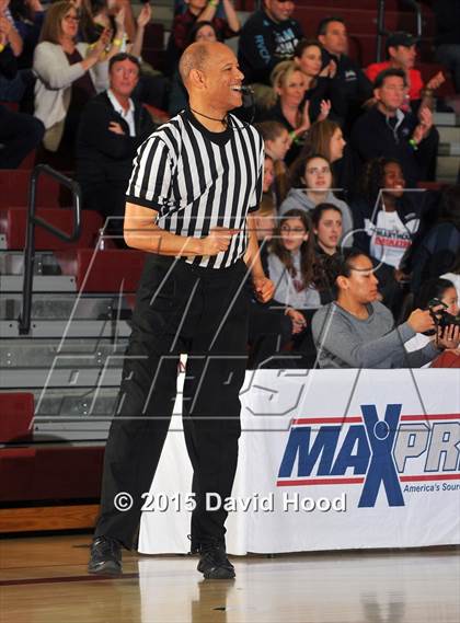 Thumbnail 1 in Bentonville vs. De La Salle (MaxPreps Holiday Classic) photogallery.
