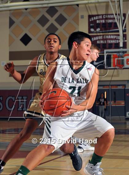 Thumbnail 3 in Bentonville vs. De La Salle (MaxPreps Holiday Classic) photogallery.