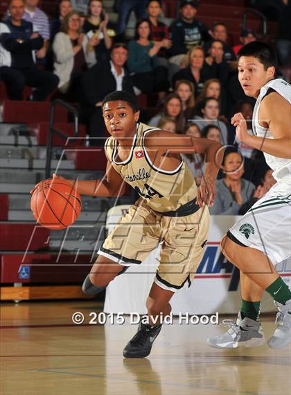 Thumbnail 3 in Bentonville vs. De La Salle (MaxPreps Holiday Classic) photogallery.