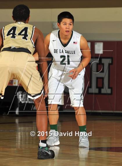 Thumbnail 1 in Bentonville vs. De La Salle (MaxPreps Holiday Classic) photogallery.