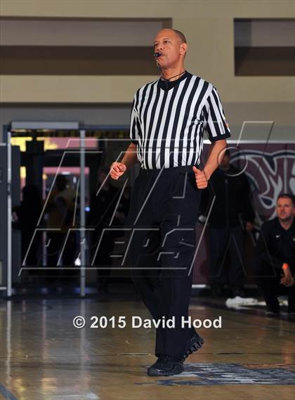 Thumbnail 2 in Bentonville vs. De La Salle (MaxPreps Holiday Classic) photogallery.