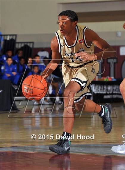 Thumbnail 2 in Bentonville vs. De La Salle (MaxPreps Holiday Classic) photogallery.
