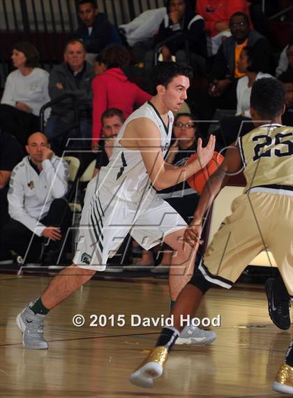 Thumbnail 2 in Bentonville vs. De La Salle (MaxPreps Holiday Classic) photogallery.