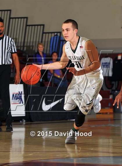 Thumbnail 1 in Bentonville vs. De La Salle (MaxPreps Holiday Classic) photogallery.