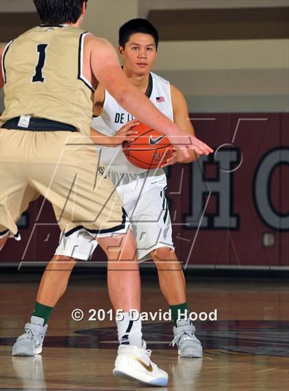 Thumbnail 2 in Bentonville vs. De La Salle (MaxPreps Holiday Classic) photogallery.