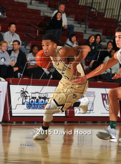 Thumbnail 1 in Bentonville vs. De La Salle (MaxPreps Holiday Classic) photogallery.