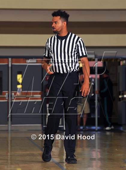 Thumbnail 3 in Bentonville vs. De La Salle (MaxPreps Holiday Classic) photogallery.