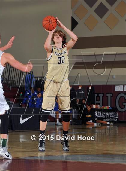Thumbnail 2 in Bentonville vs. De La Salle (MaxPreps Holiday Classic) photogallery.