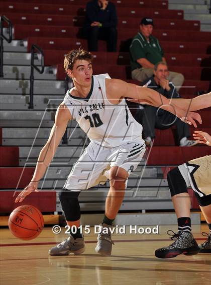 Thumbnail 2 in Bentonville vs. De La Salle (MaxPreps Holiday Classic) photogallery.