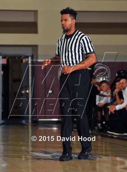 Thumbnail 3 in Bentonville vs. De La Salle (MaxPreps Holiday Classic) photogallery.