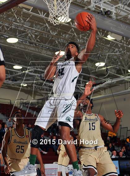 Thumbnail 2 in Bentonville vs. De La Salle (MaxPreps Holiday Classic) photogallery.