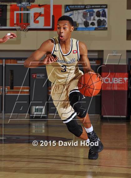 Thumbnail 2 in Bentonville vs. De La Salle (MaxPreps Holiday Classic) photogallery.