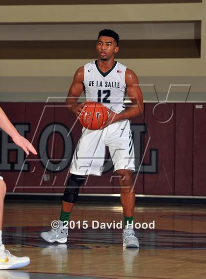 Thumbnail 1 in Bentonville vs. De La Salle (MaxPreps Holiday Classic) photogallery.