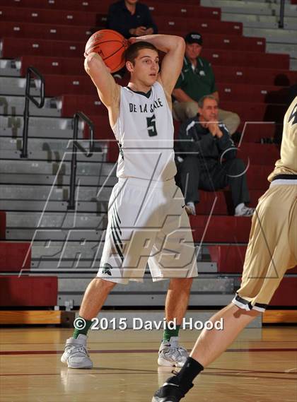Thumbnail 3 in Bentonville vs. De La Salle (MaxPreps Holiday Classic) photogallery.
