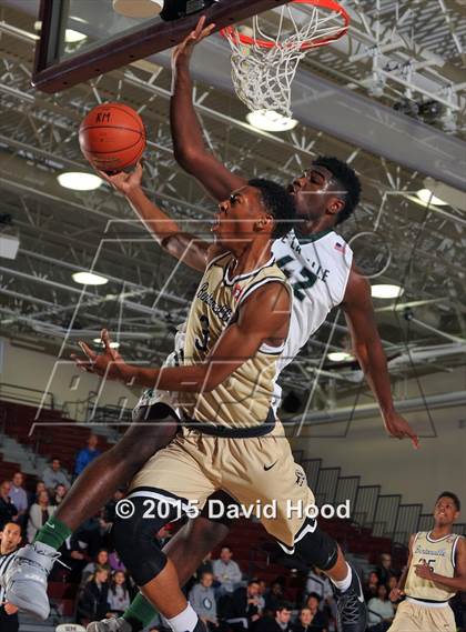 Thumbnail 3 in Bentonville vs. De La Salle (MaxPreps Holiday Classic) photogallery.