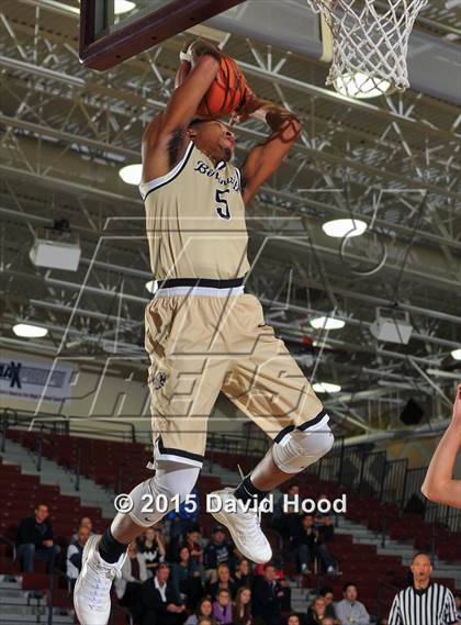 Thumbnail 3 in Bentonville vs. De La Salle (MaxPreps Holiday Classic) photogallery.