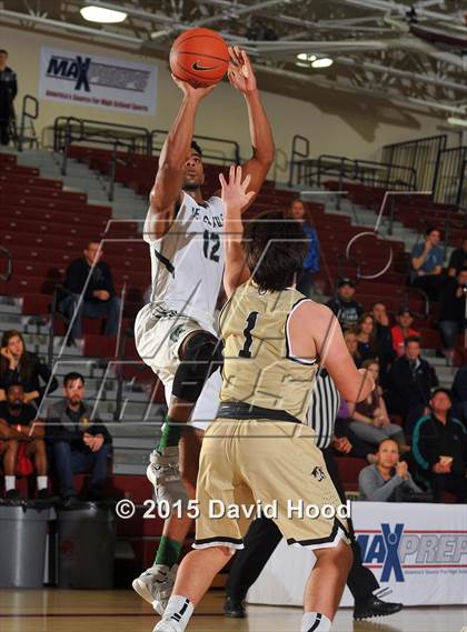 Thumbnail 1 in Bentonville vs. De La Salle (MaxPreps Holiday Classic) photogallery.