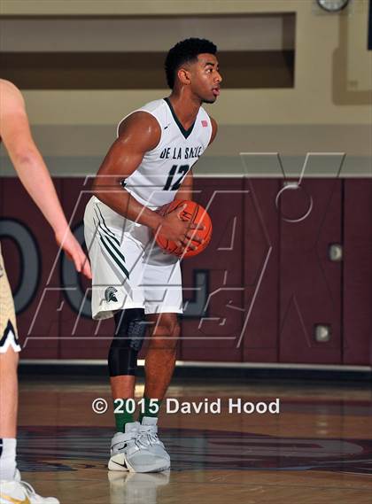 Thumbnail 2 in Bentonville vs. De La Salle (MaxPreps Holiday Classic) photogallery.