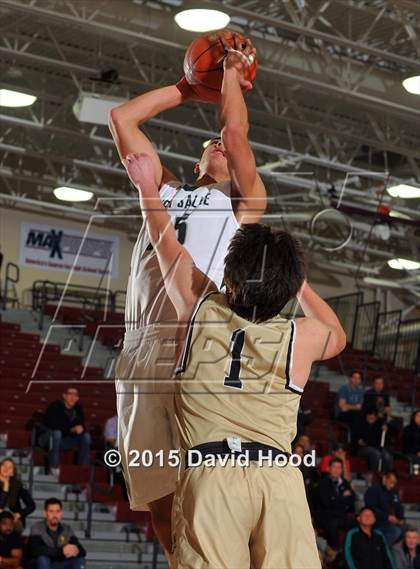 Thumbnail 1 in Bentonville vs. De La Salle (MaxPreps Holiday Classic) photogallery.