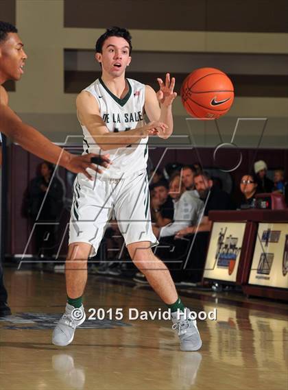 Thumbnail 2 in Bentonville vs. De La Salle (MaxPreps Holiday Classic) photogallery.