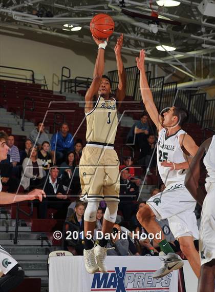 Thumbnail 1 in Bentonville vs. De La Salle (MaxPreps Holiday Classic) photogallery.