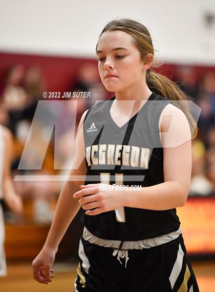 Thumbnail 1 in Shiner vs McGregor (Thorndale Shootout) photogallery.