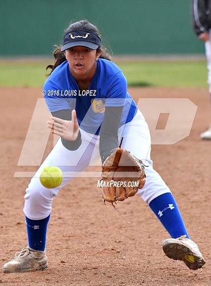 Thumbnail 3 in Arroyo vs. Charter Oak photogallery.