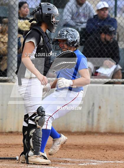 Thumbnail 2 in Arroyo vs. Charter Oak photogallery.