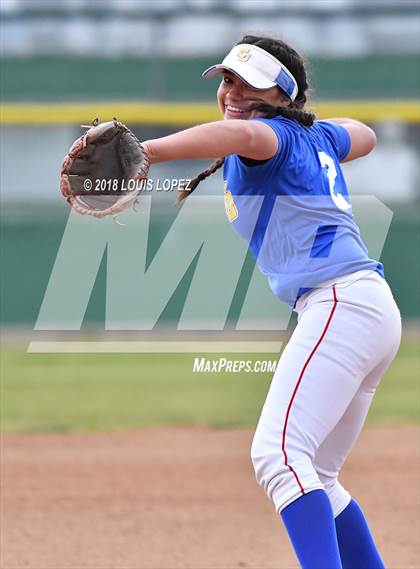 Thumbnail 2 in Arroyo vs. Charter Oak photogallery.