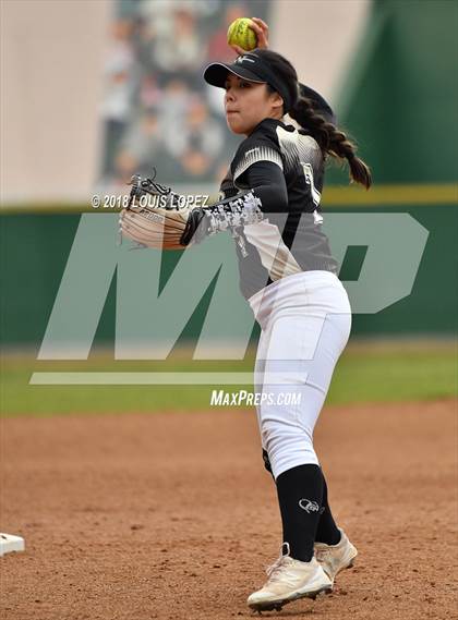 Thumbnail 2 in Arroyo vs. Charter Oak photogallery.