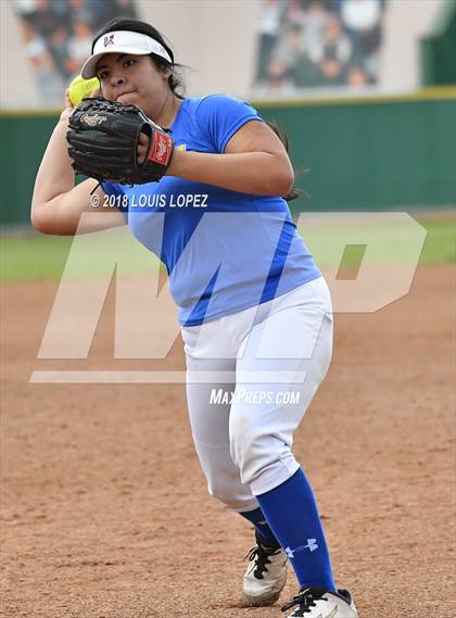 Thumbnail 3 in Arroyo vs. Charter Oak photogallery.
