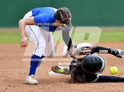 Thumbnail 2 in Arroyo vs. Charter Oak photogallery.