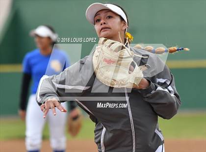 Thumbnail 2 in Arroyo vs. Charter Oak photogallery.