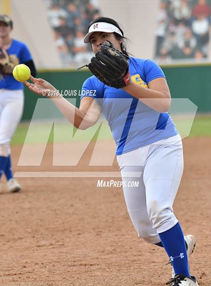 Thumbnail 1 in Arroyo vs. Charter Oak photogallery.