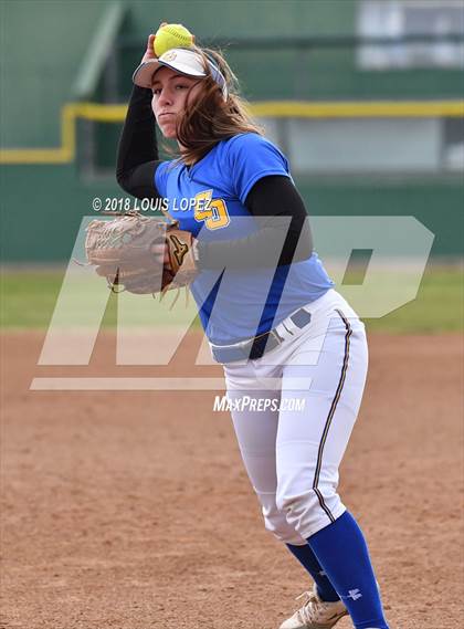 Thumbnail 2 in Arroyo vs. Charter Oak photogallery.